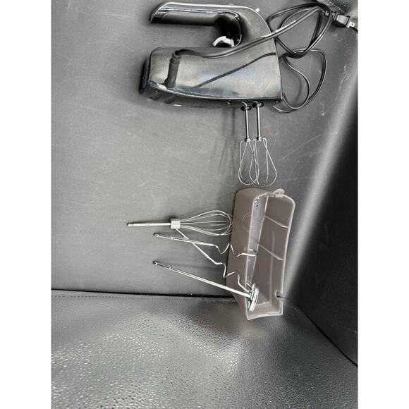 Hamilton Beach- Electric Hand Mixer - Picture 6 of 6